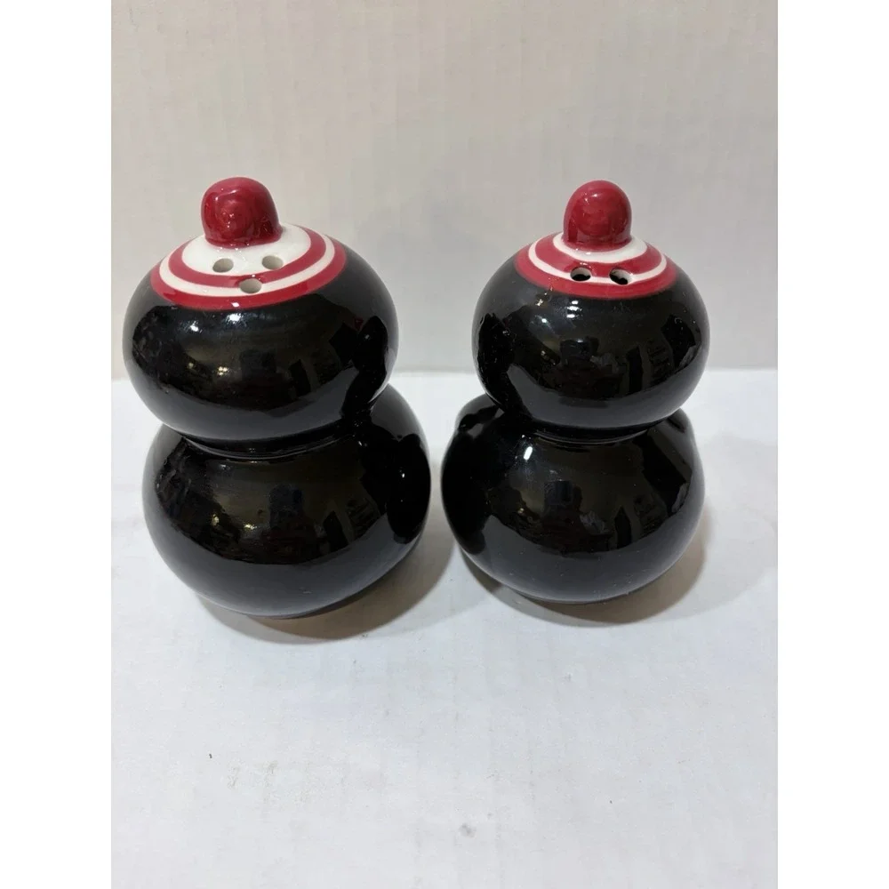 Johanna Parker Carnival Cottage Christmas Penguin Salt & Pepper Shaker Set